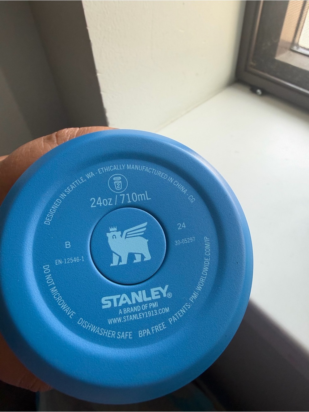 Stanley IceFlow Bottle in Sky Blue - Picture 5 of 5